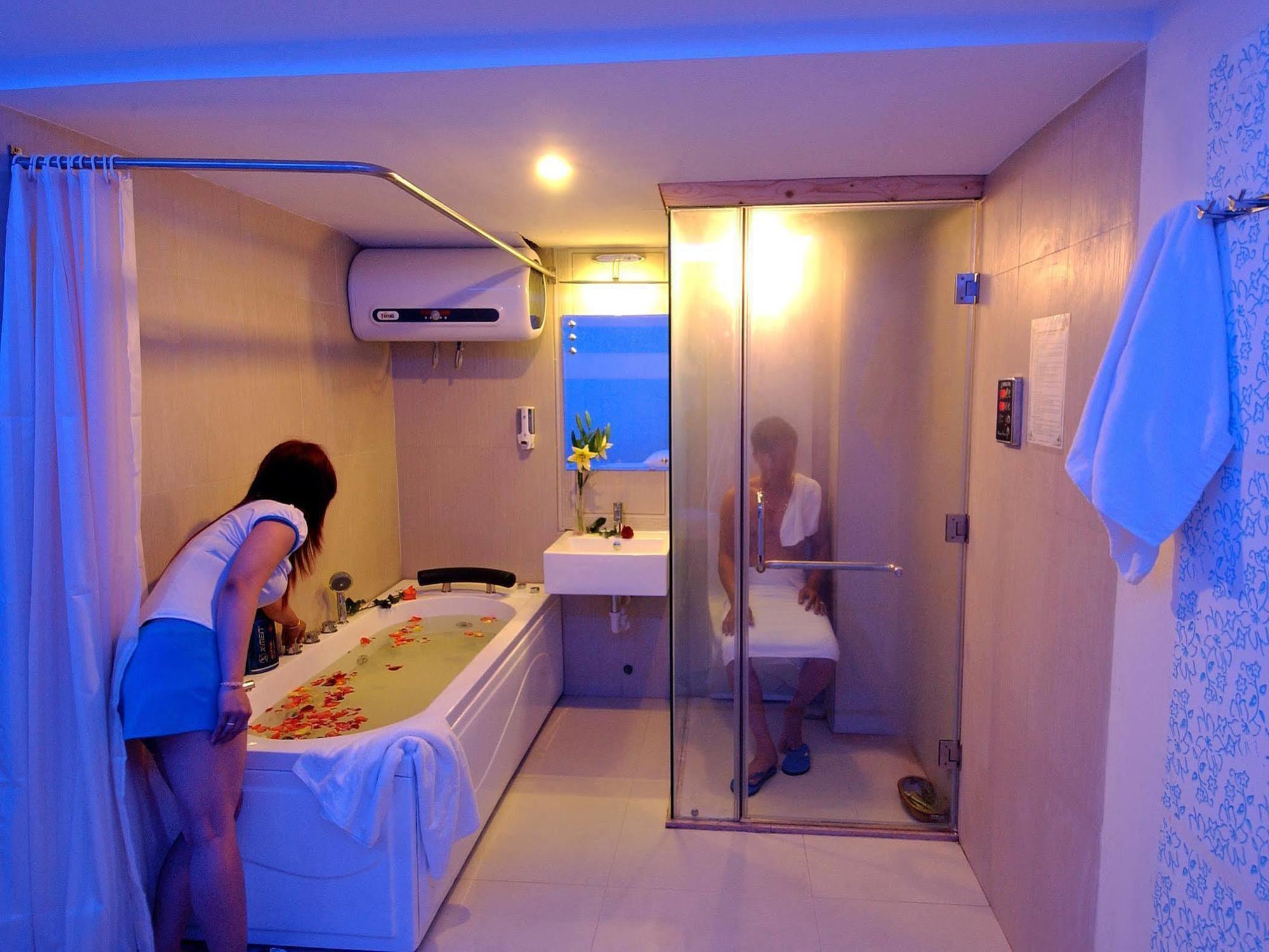 Blue Beach Hotel ダナン市 エクステリア 写真